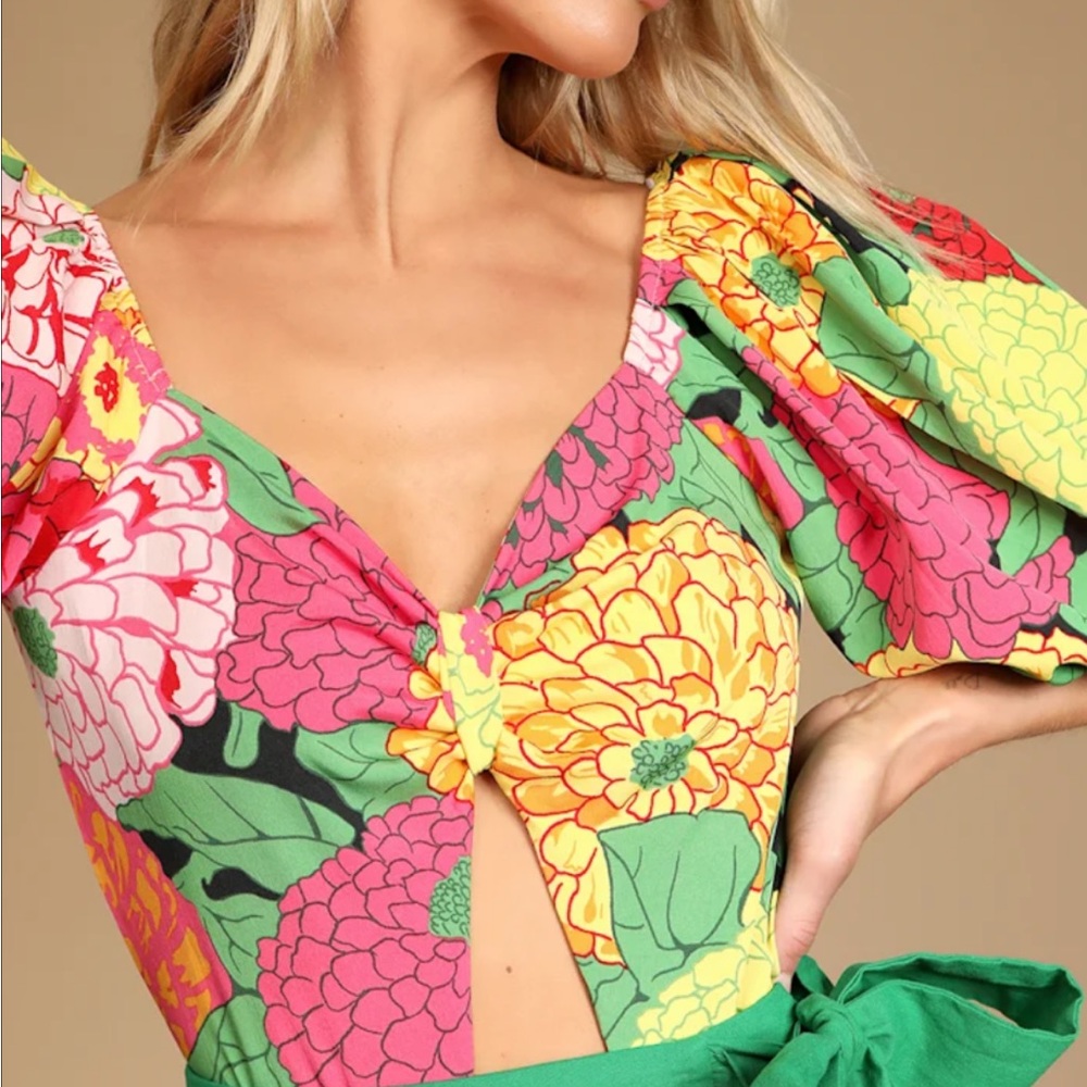 Lulu's Pink Yellow Green Floral Knot-Front Puff Sleeve Crop Top